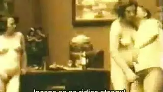 اختراق ثلاثي قاسي للحلق والطيز والكس