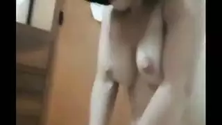 زوجان عربيان يمارسان الجنس بقوة على البث المباشر