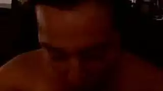 علاقة رئاسية: الزوجة تبلع السائل المنوي ثم تأخذ عضو نائب الرئيس