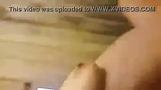 صديقة بعيدة، شقراء تمارس الجنس مع رجلها في مشهد إباحي خام