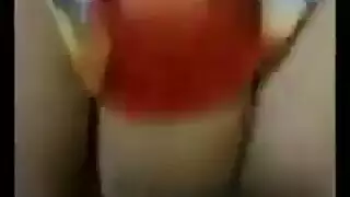 جنس زوجي صريح: تصوير جسدها الساخن وكلامها الجنسي